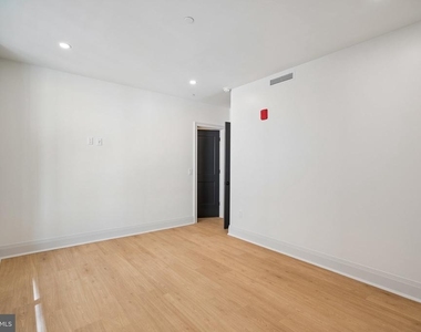 135 S 19th Street - Photo Thumbnail 14