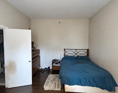 5608 Ridge Ave - Photo Thumbnail 7
