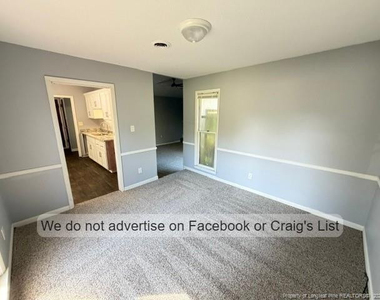 1106 Thornwood Place - Photo Thumbnail 2