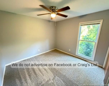 1106 Thornwood Place - Photo Thumbnail 10