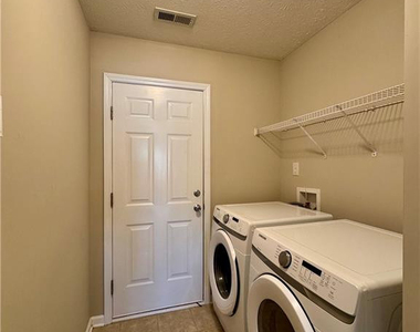 114 Edisto Court - Photo Thumbnail 12
