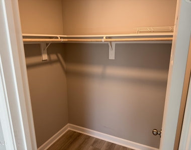 119 Beechleaf Court - Photo Thumbnail 8
