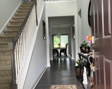 220 Baywind Drive - Photo Thumbnail 5