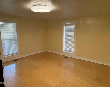 2203 Patterson Road - Photo Thumbnail 5