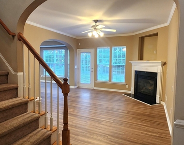 8427 Tie Stone Way - Photo Thumbnail 1