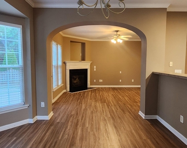 8427 Tie Stone Way - Photo Thumbnail 7