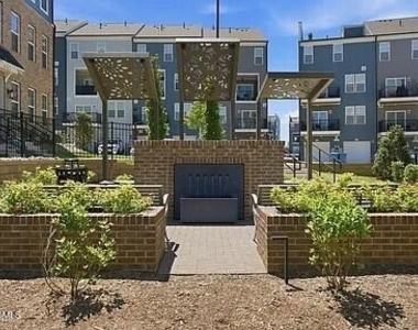 404 Gaston Park Lane - Photo Thumbnail 21