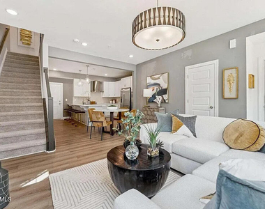 404 Gaston Park Lane - Photo Thumbnail 2