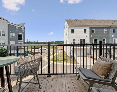 404 Gaston Park Lane - Photo Thumbnail 17