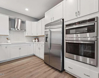 404 Gaston Park Lane - Photo Thumbnail 9