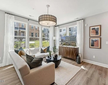 404 Gaston Park Lane - Photo Thumbnail 5