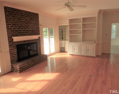 12621 Capital Boulevard - Photo Thumbnail 5