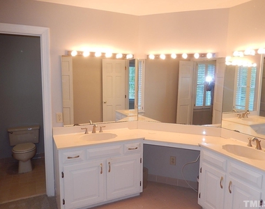 12621 Capital Boulevard - Photo Thumbnail 15