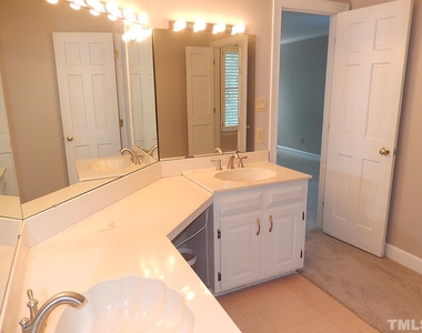 12621 Capital Boulevard - Photo Thumbnail 16