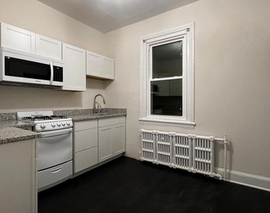 7827 Montgomery Avenue - Photo Thumbnail 3