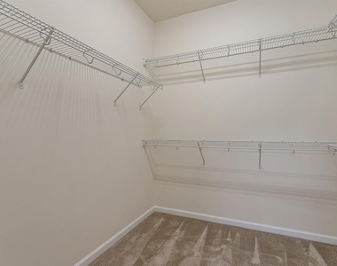 531 Whitworth Lane - Photo Thumbnail 12