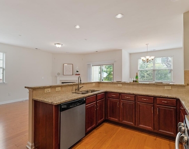 531 Whitworth Lane - Photo Thumbnail 3