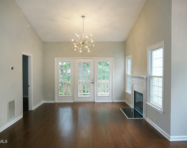 18 Preakness Drive - Photo Thumbnail 1