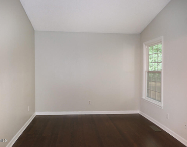 18 Preakness Drive - Photo Thumbnail 9
