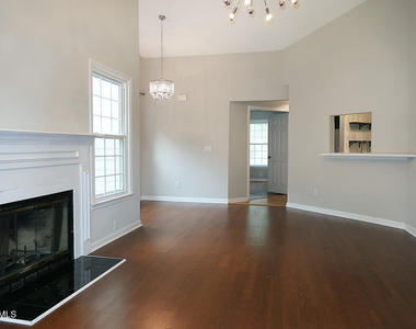 18 Preakness Drive - Photo Thumbnail 2