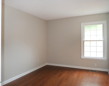18 Preakness Drive - Photo Thumbnail 11