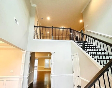 120 Filigree Way - Photo Thumbnail 2