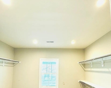 120 Filigree Way - Photo Thumbnail 15