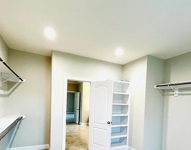 120 Filigree Way - Photo Thumbnail 17