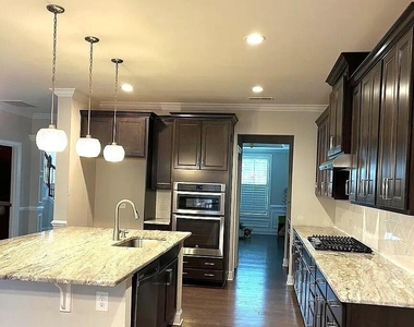 120 Filigree Way - Photo Thumbnail 10