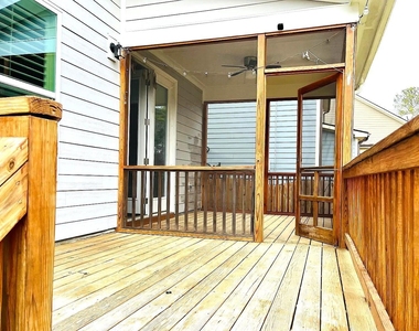 120 Filigree Way - Photo Thumbnail 7