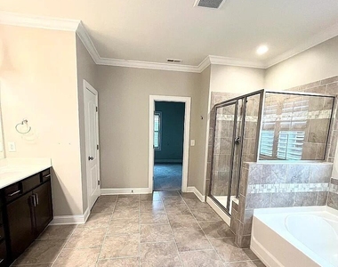 120 Filigree Way - Photo Thumbnail 9