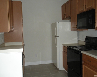 532 Ives Court - Photo Thumbnail 3