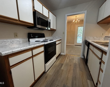 259 Waterdown Drive - Photo Thumbnail 39