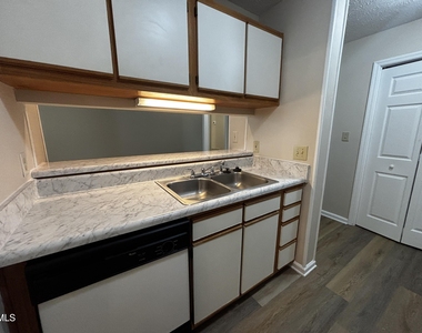 259 Waterdown Drive - Photo Thumbnail 37