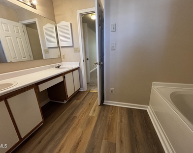 259 Waterdown Drive - Photo Thumbnail 28
