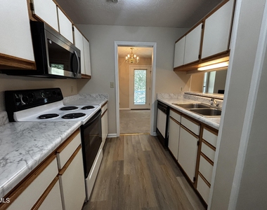 259 Waterdown Drive - Photo Thumbnail 38