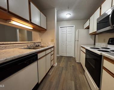 259 Waterdown Drive - Photo Thumbnail 3