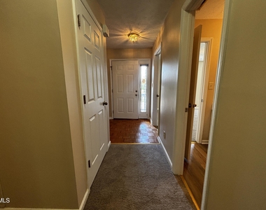 259 Waterdown Drive - Photo Thumbnail 16