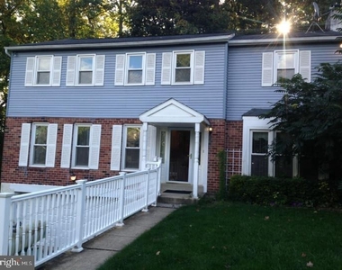 135 Eaton Drive - Photo Thumbnail 2