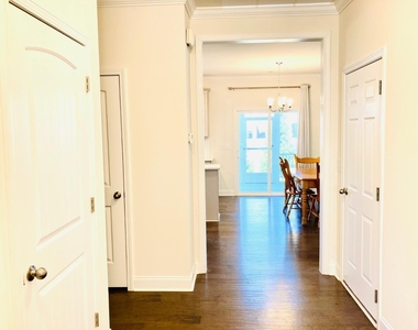 237 Kentigern Drive - Photo Thumbnail 4