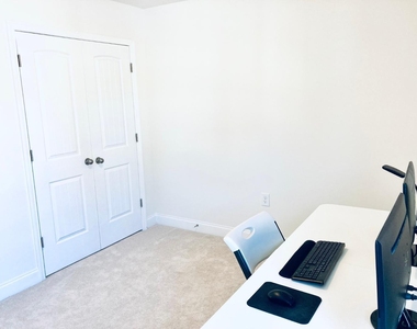 237 Kentigern Drive - Photo Thumbnail 16