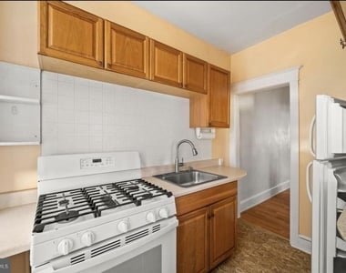 139 E Plumstead Avenue - Photo Thumbnail 5