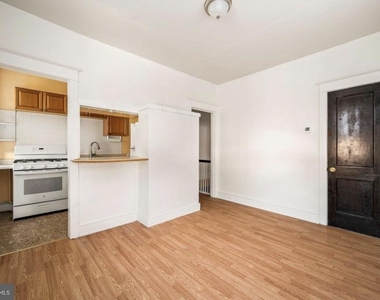 139 E Plumstead Avenue - Photo Thumbnail 3