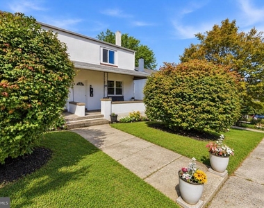 162 Rosemont Avenue - Photo Thumbnail 1