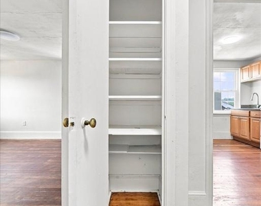 162 Rosemont Avenue - Photo Thumbnail 8