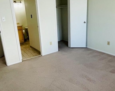 1908 Society Place - Photo Thumbnail 9