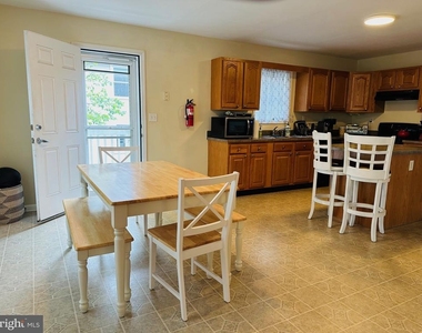 231 S Main Street - Photo Thumbnail 8