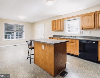 231 S Main Street - Photo Thumbnail 9