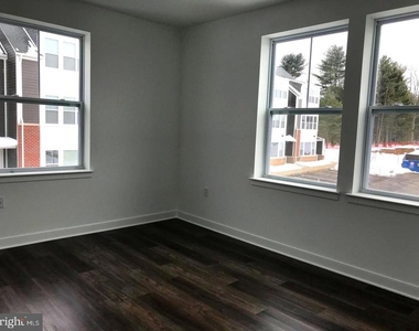 43 Princeton Hightstown Rd - Photo Thumbnail 9