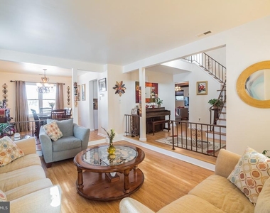 2 Heritage Valley Drive - Photo Thumbnail 3